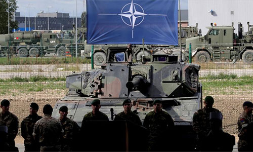 La OTAN decide aumentar su presencia militar en Iraq